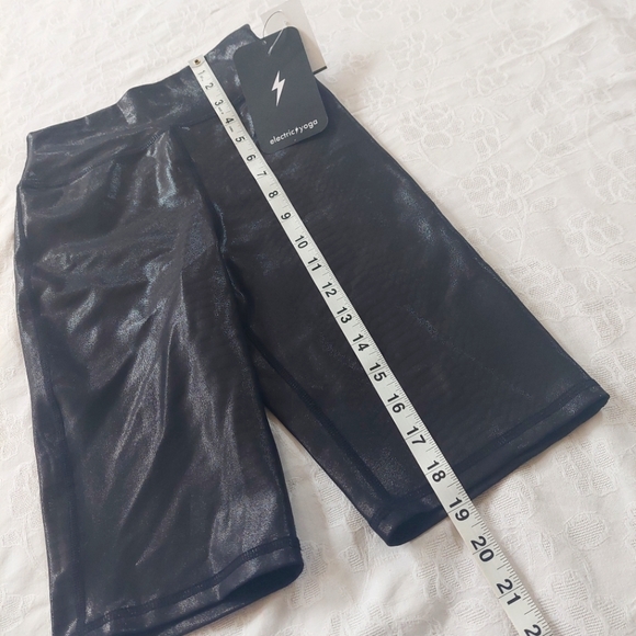 🦋ELECTRIC YOGA Python Biker shorts NWT - Picture 10 of 12